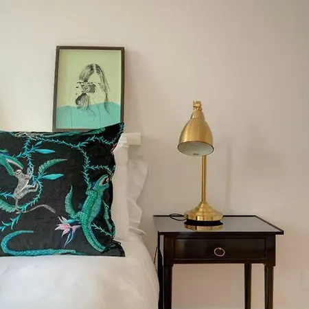 Tracey & Neill's Place In Principe Real شقة Lisboa