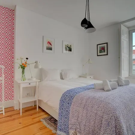 Tracey & Neill's Place In Principe Real * 리스본